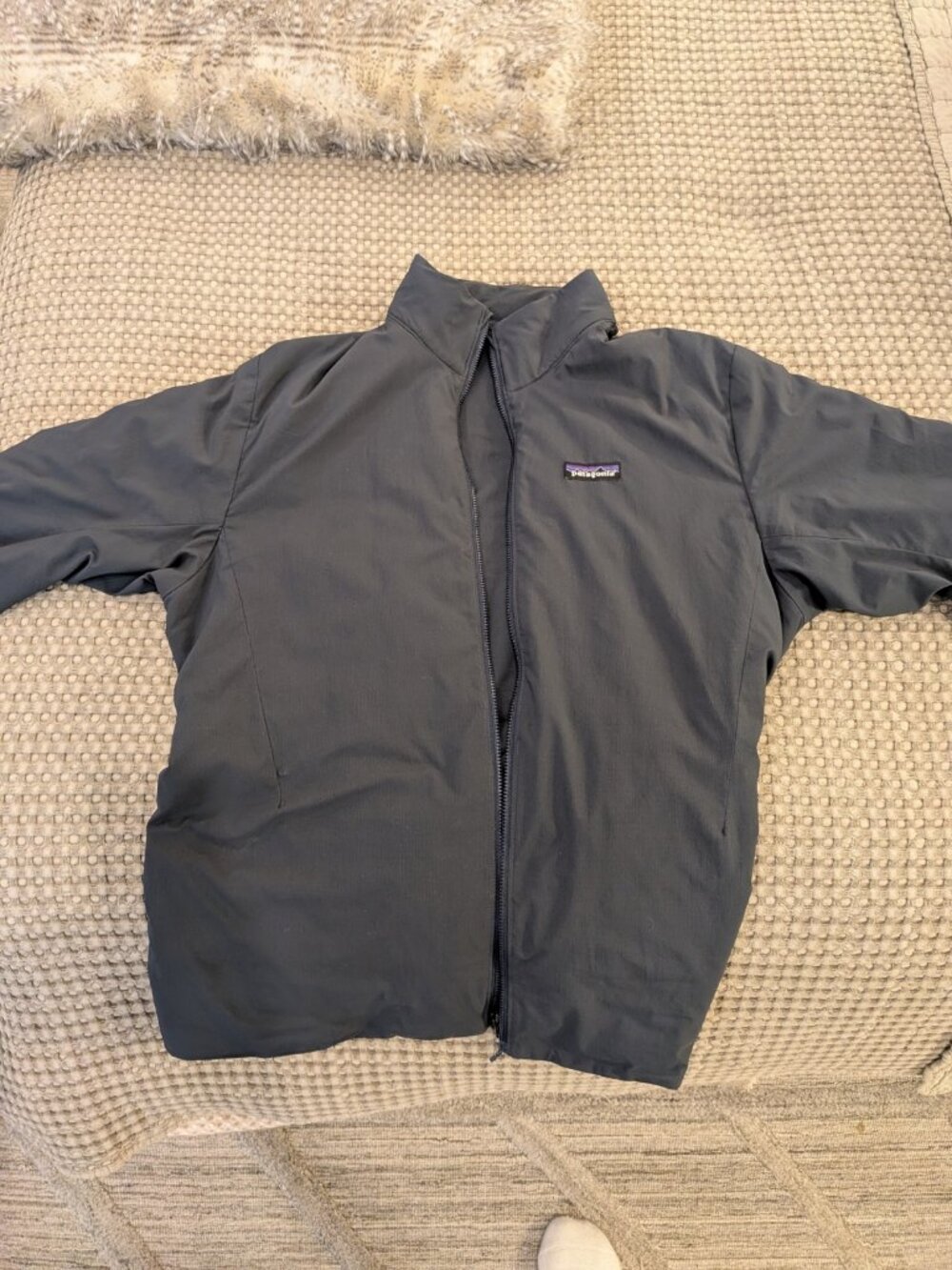 Patagonia Thermal Airshed Insulated Jacket in Smolder Blue (M)
